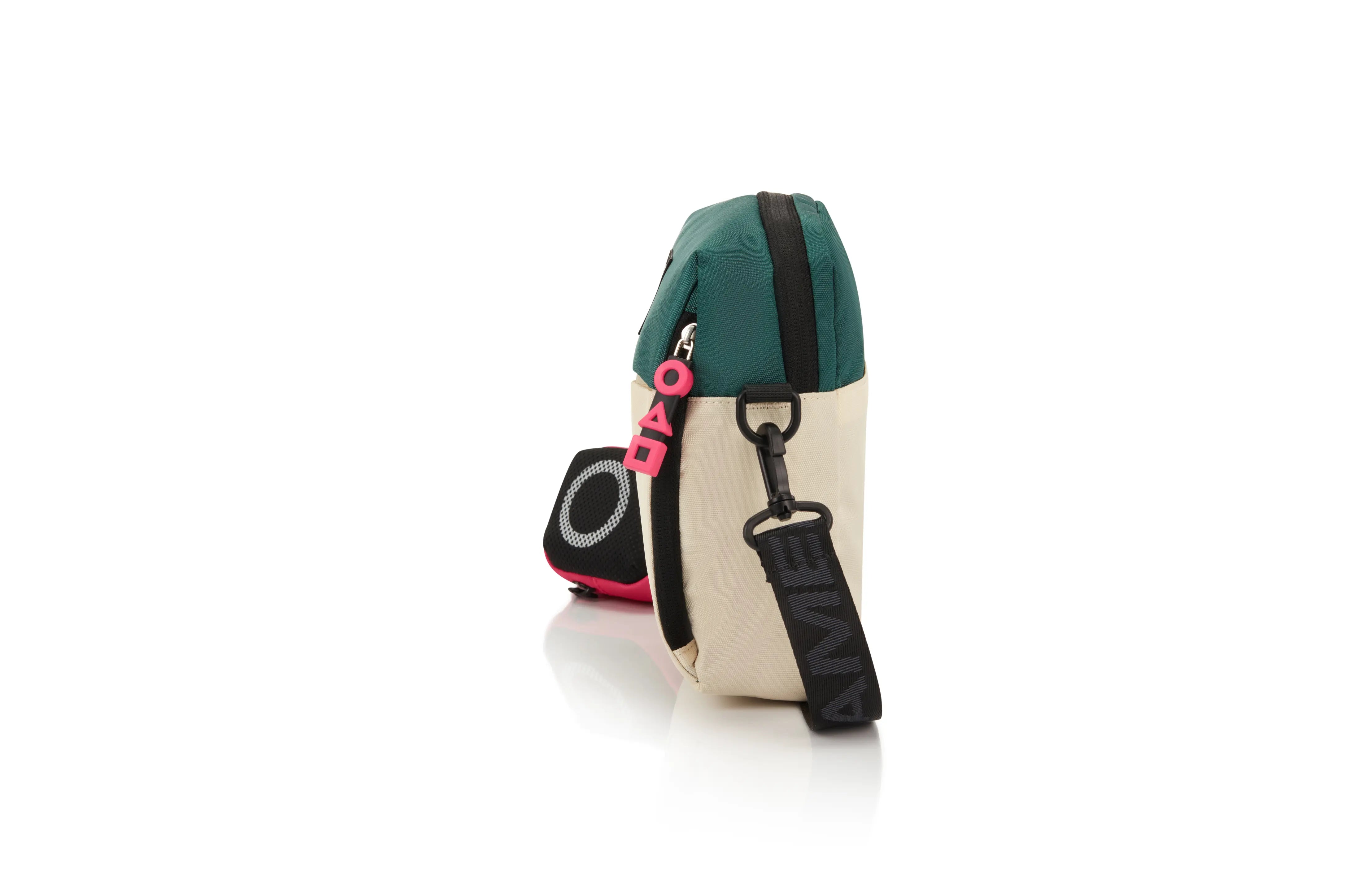 حقيبة كروس بودي من أمريكان توريستر سكويد جيمز