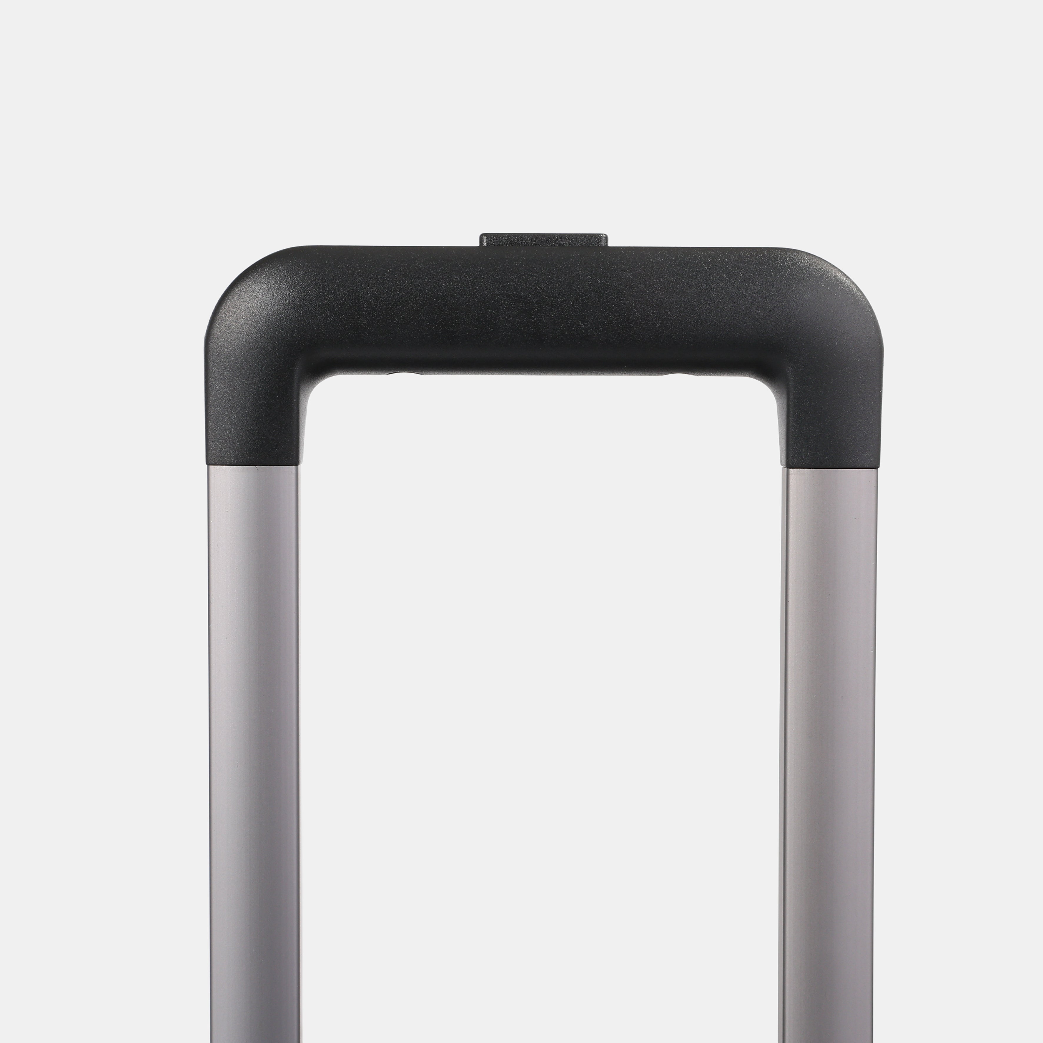 Close-up handle view of the Hedgren Raku Yuno luggage in Black, showcasing the expandable handle. Available for Online Purchase