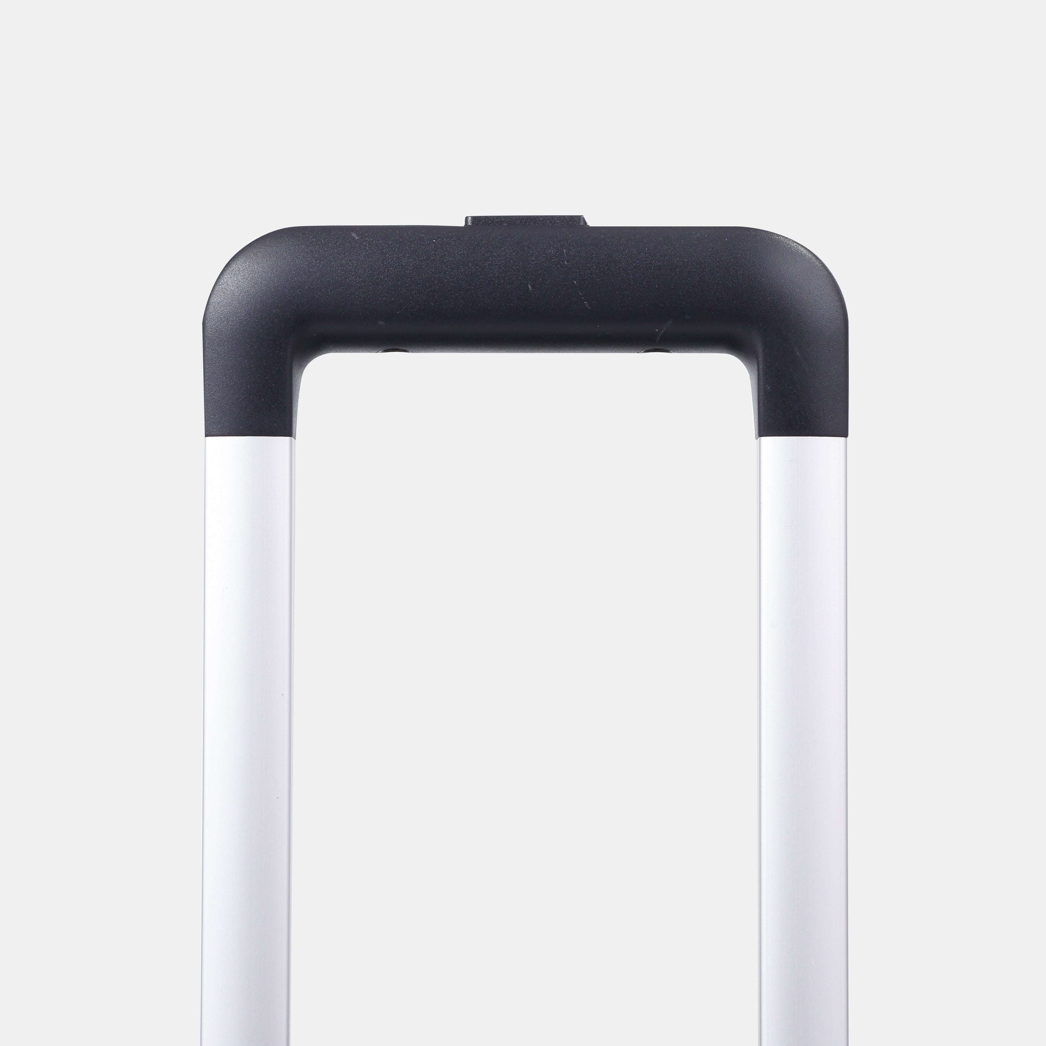 Expandable handle close-up view of the Hedgren Raku Yuno Front Pocket Luggage in Blue, showcasing the expandable handle. Shop Online at Mosafer Qatar