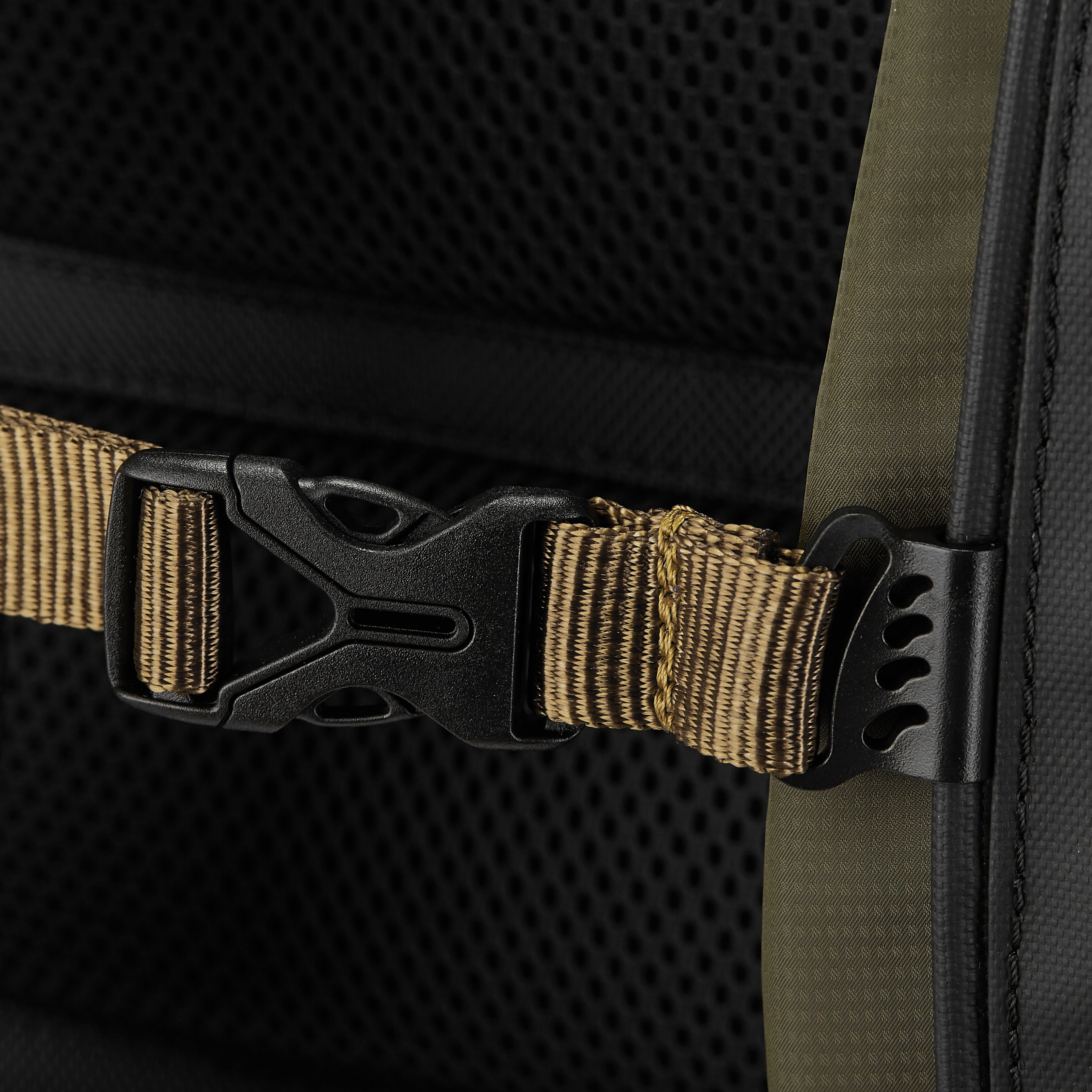 HEDGREN RAIL 3 COMPARTMENT BACKPACK