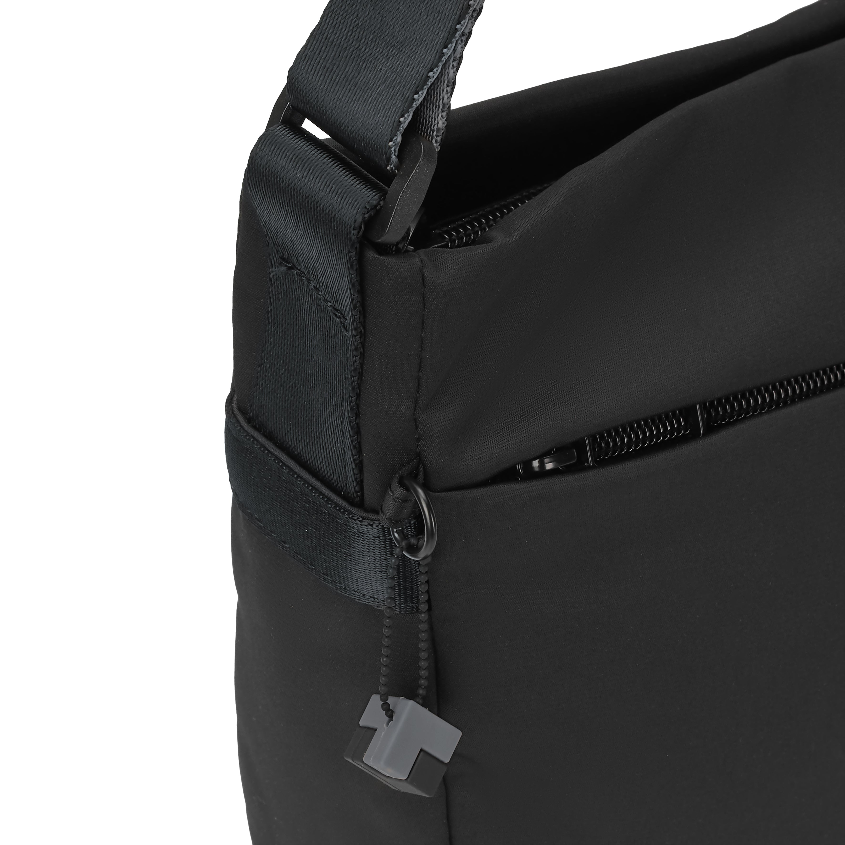 حقيبة كروس أوفر متوسطة الحجم من هيدجرين نوفا جرافيتي