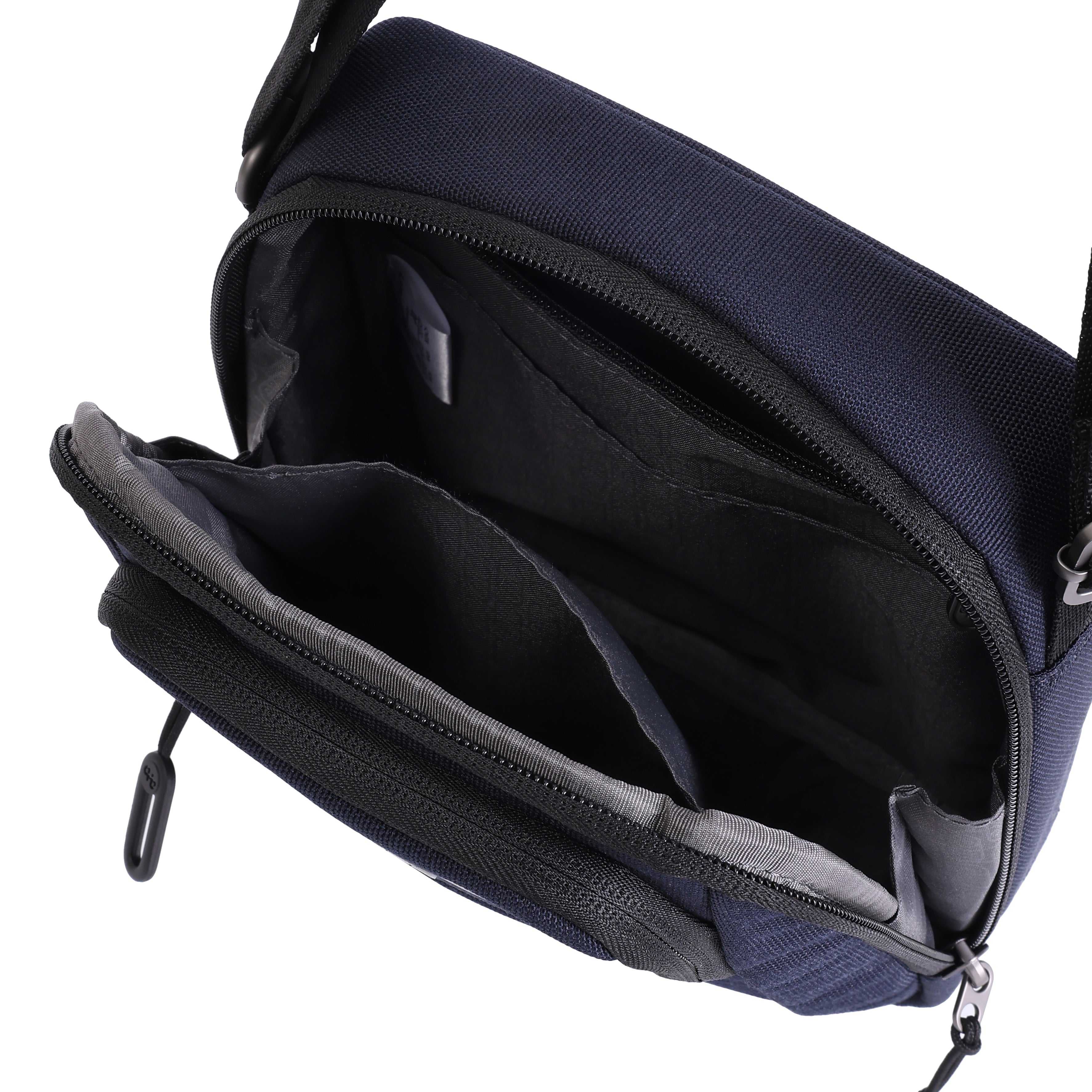 HEDGREN COMBY PERFORMANCE RELAX CROSSBODY BAG