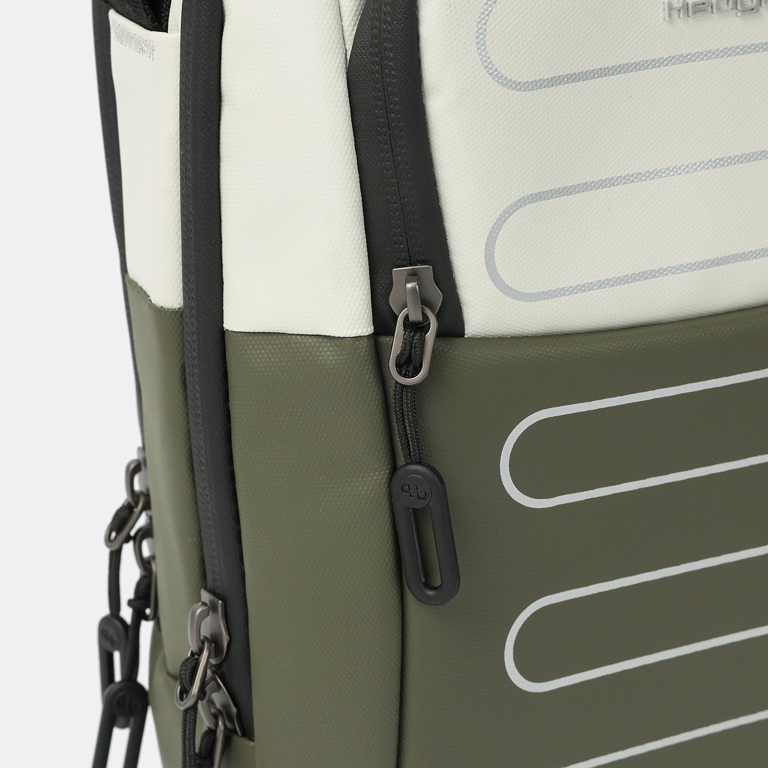 HEDGREN COMBY PERFORMANCE CROSS BODY BAG
