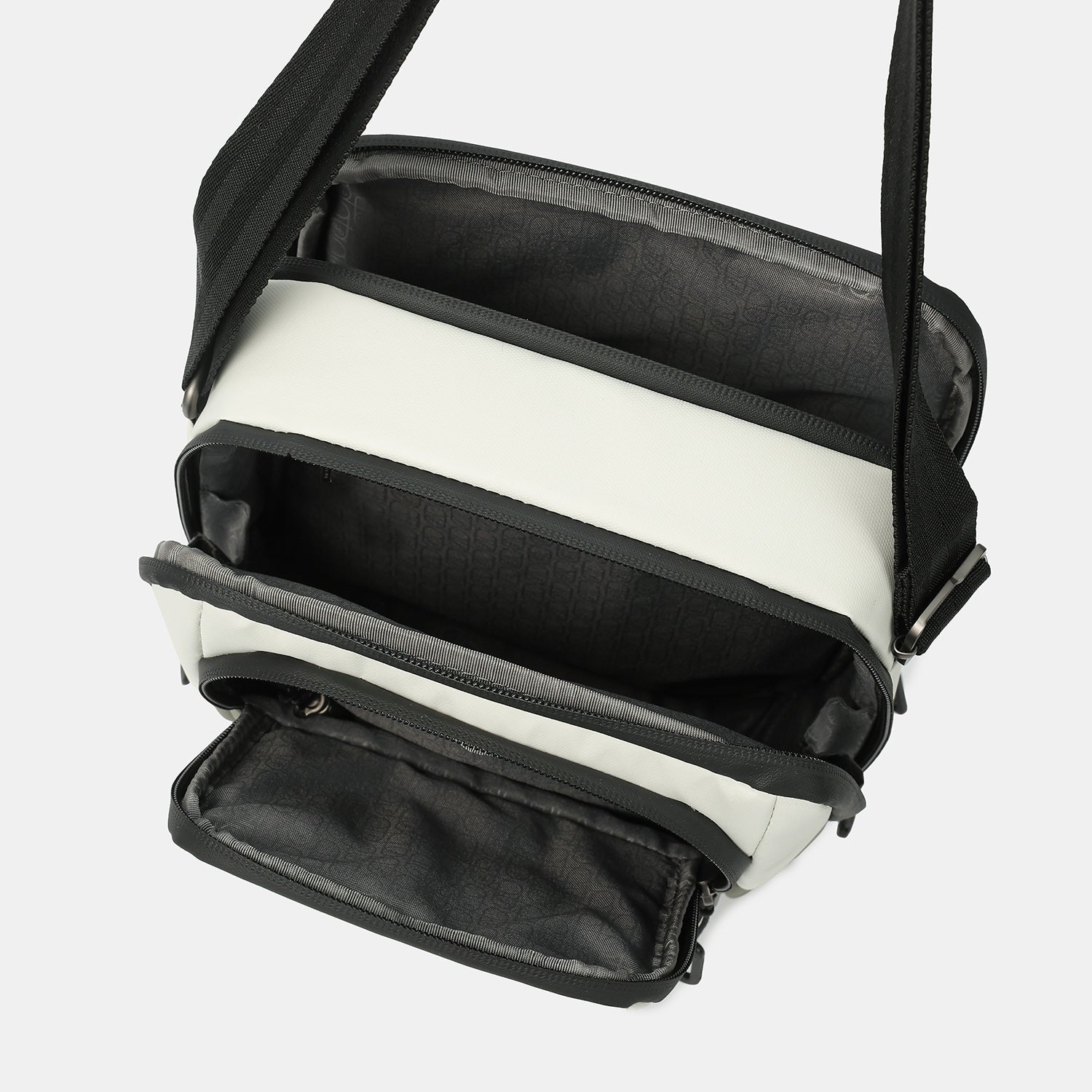 HEDGREN COMBY PERFORMANCE CROSS BODY BAG