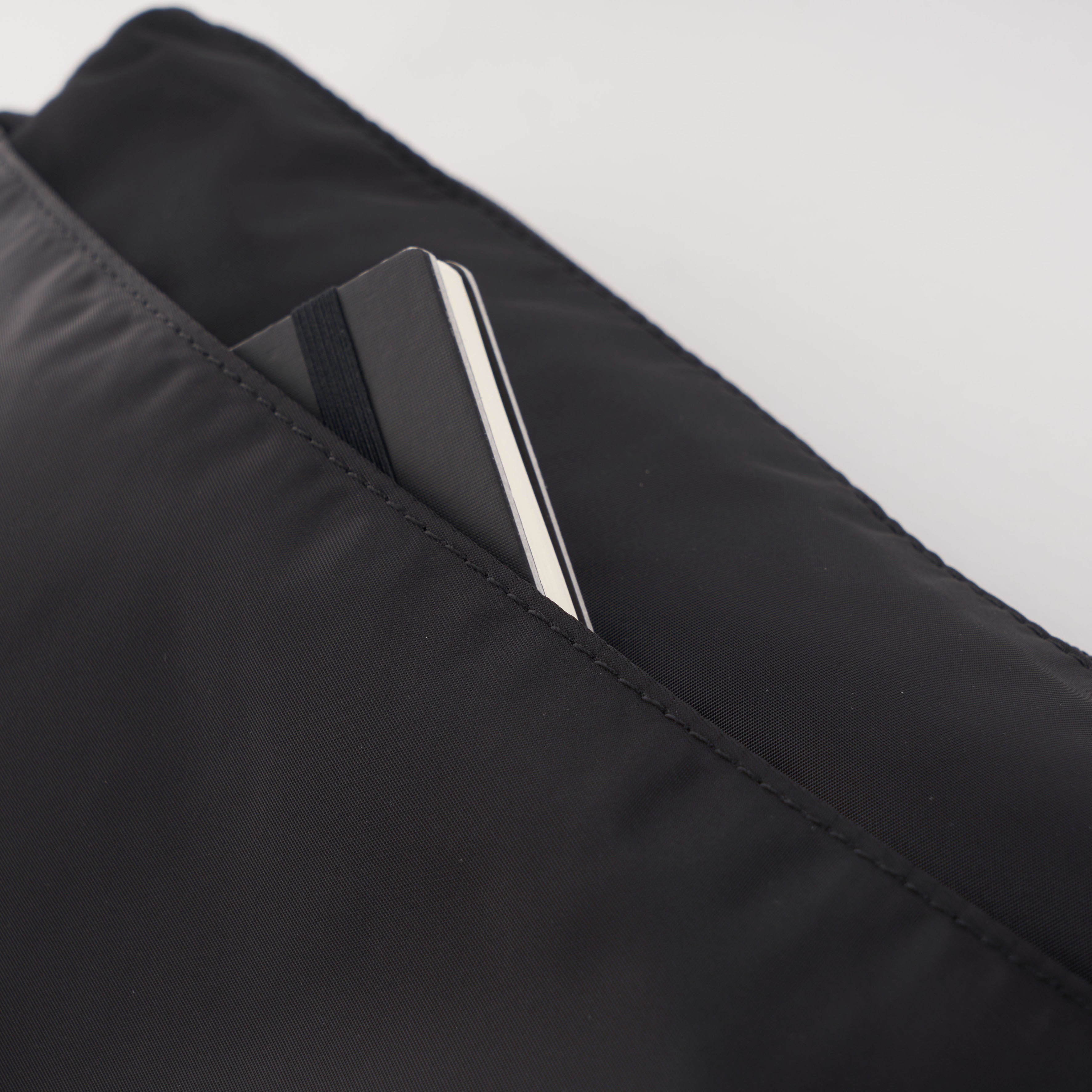 HEDGREN INNER CITY EYE M SHOULDER BAG