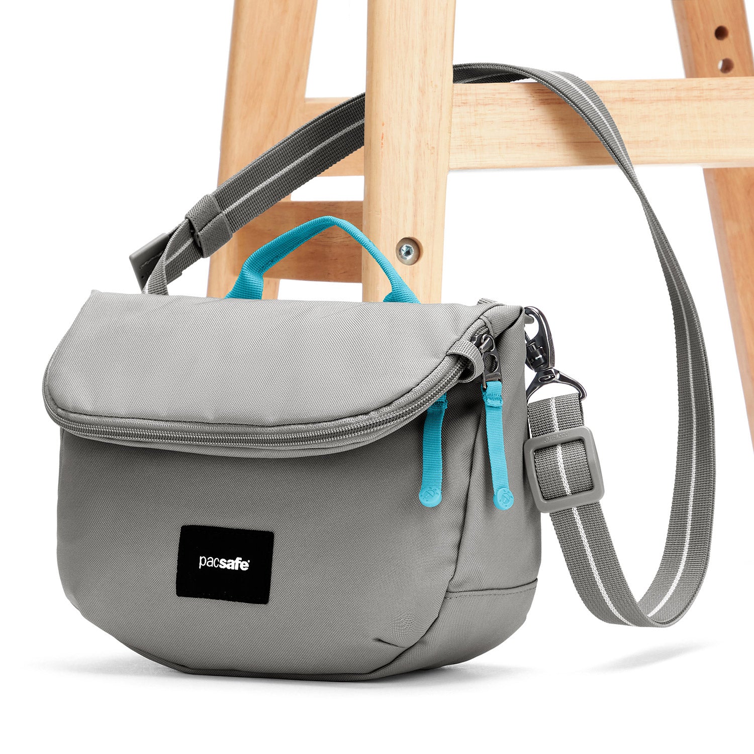 PACSAFE GO SADDLE CROSSBODY BAG