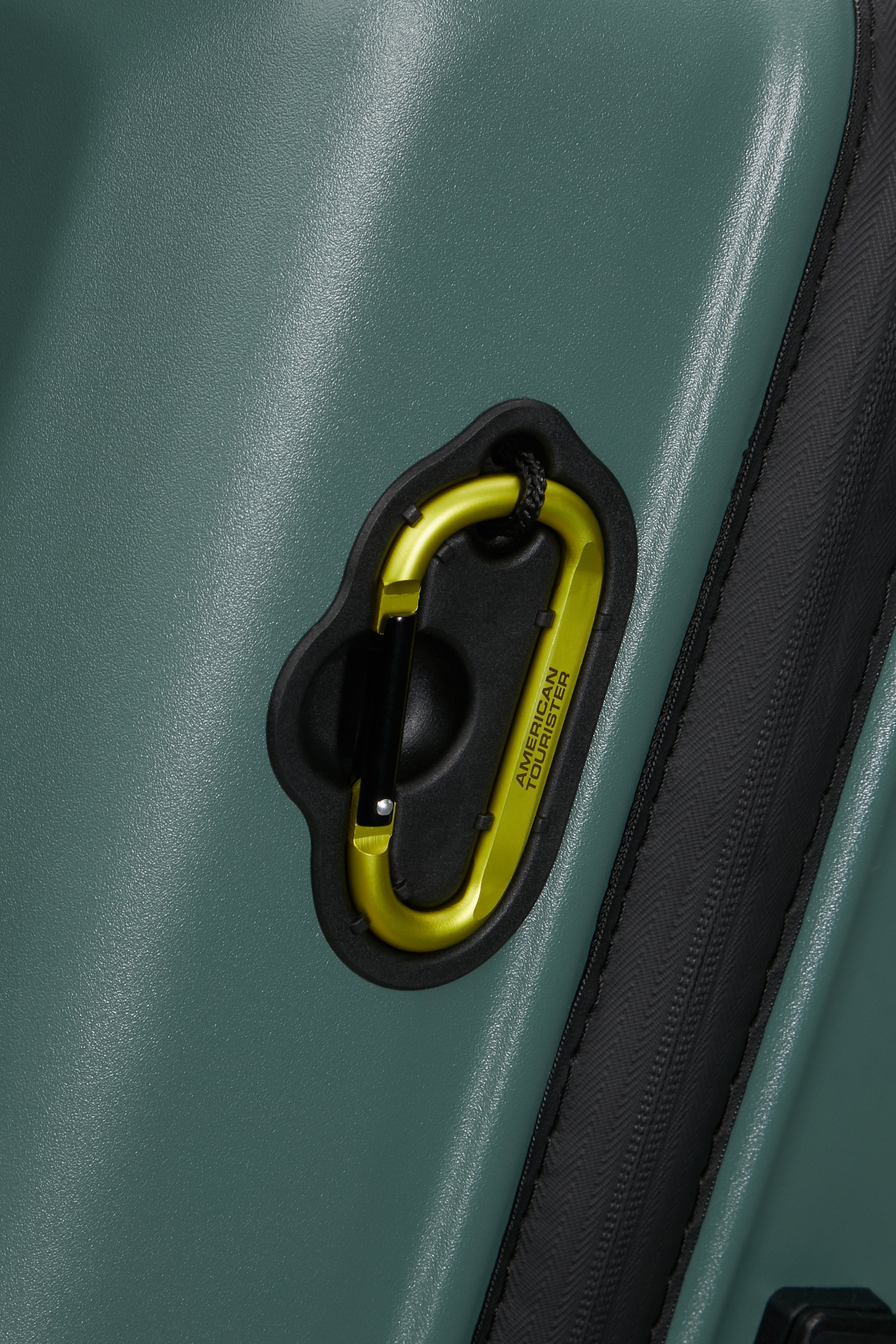 AMERICAN TOURISTER TRAILON LUGGAGE