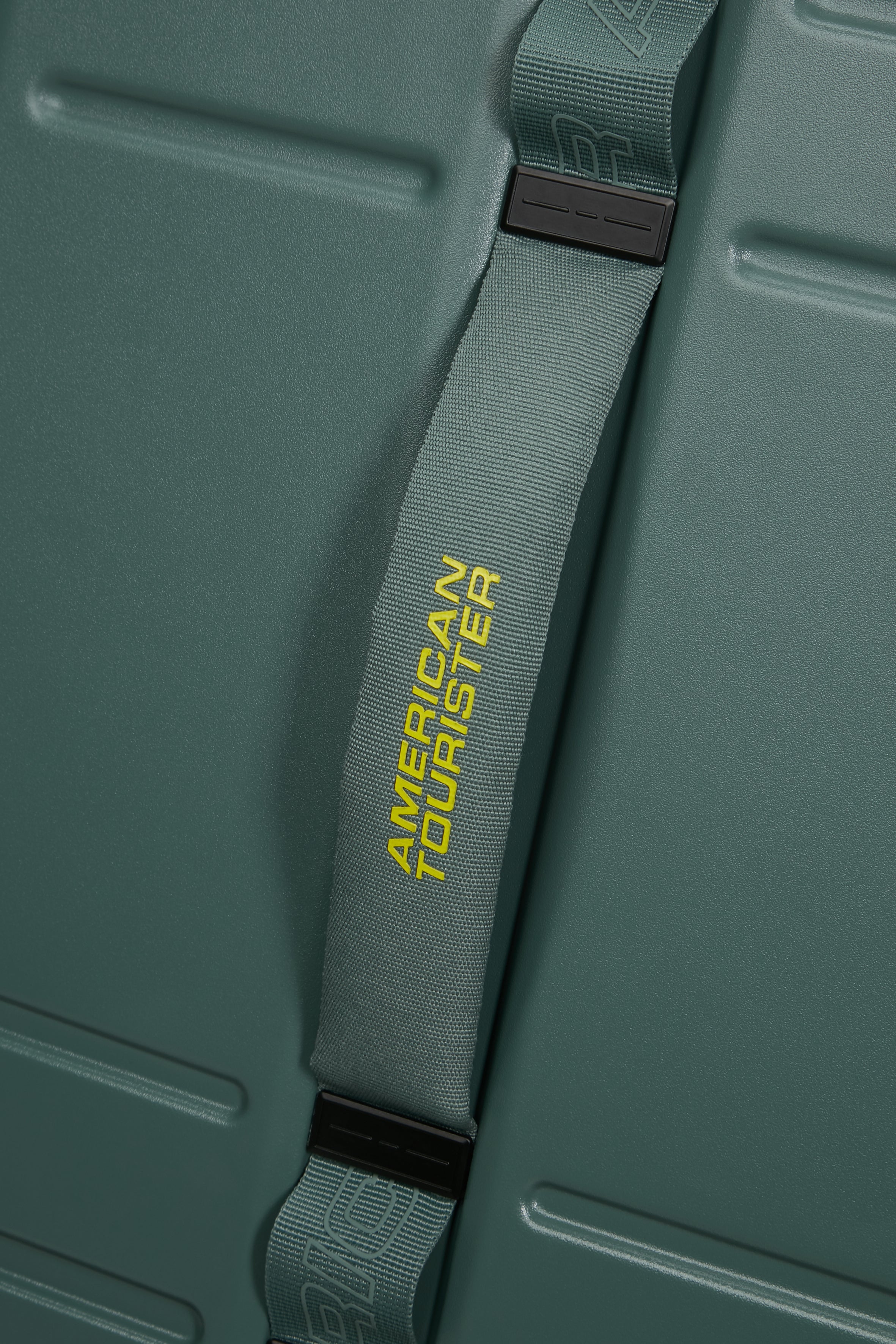 AMERICAN TOURISTER TRAILON LUGGAGE